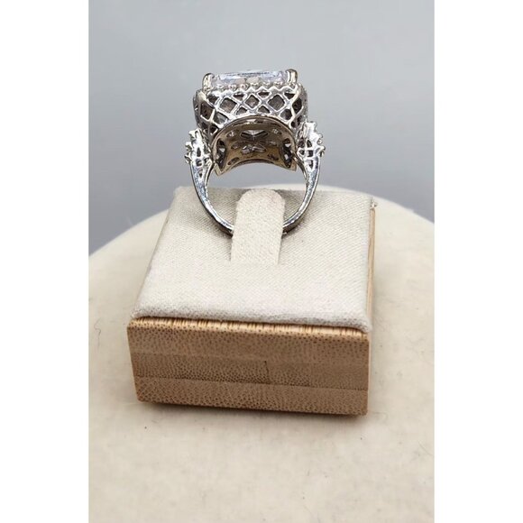 Silver Tone Band With 5ct Crystal Stone Prong Set Ring - 6.5 - Picture 4 of 7